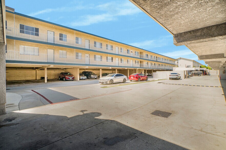 More Photos Of 14037 Cerise Ave, Hawthorne Apartments For Sale