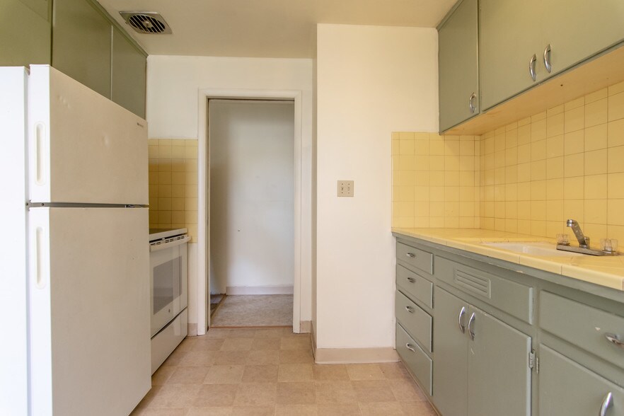 More Photos Of 527 E 1st St, Port Angeles Apartments For Sale