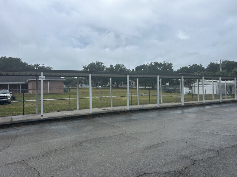 More Photos Of 101 S Prospect St, Crescent City Flex For Sale