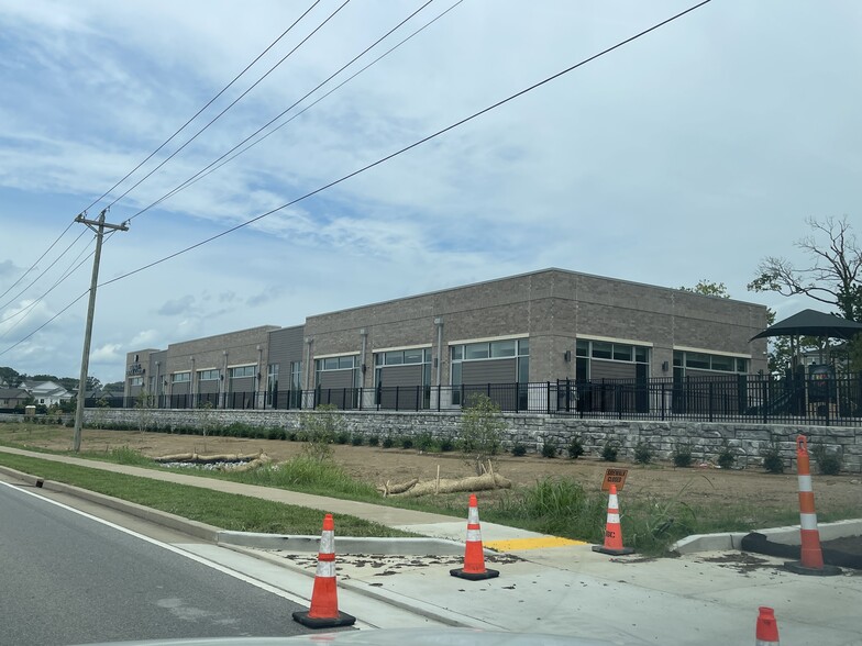 More Photos Of 0 Longpoint Way, Franklin Unknown For Lease