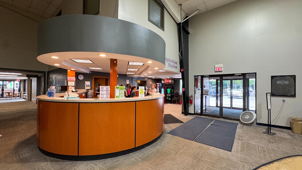More Photos Of 5133 Darrow Rd, Hudson Health Club For Sale