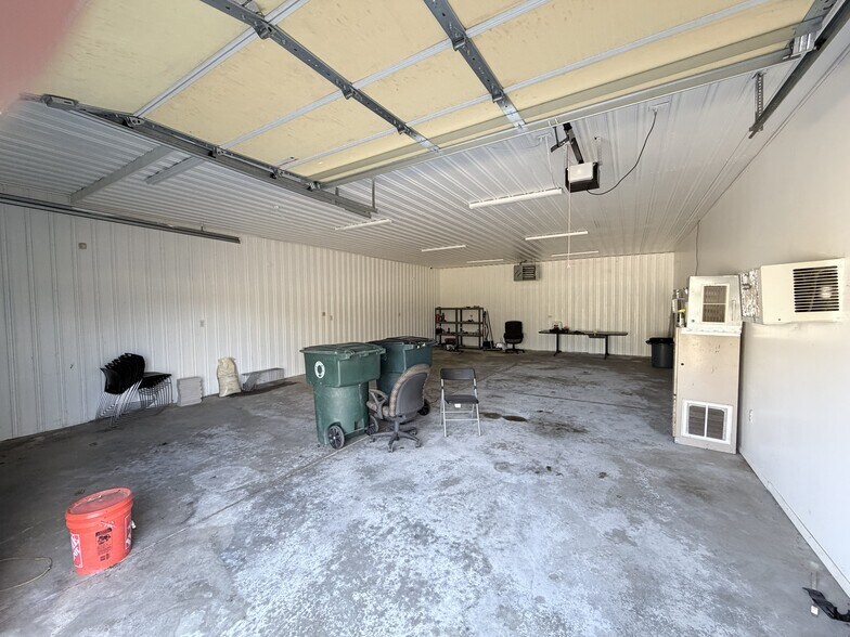 More Photos Of 810 N Dr Martin Luther King Jr Blvd, Muncie Freestanding For Sale