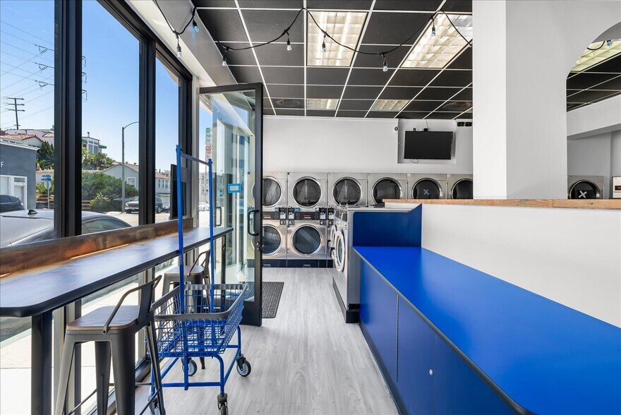 More Photos Of 3921 Highland Ave, Manhattan Beach Storefront Retail Residential For Sale