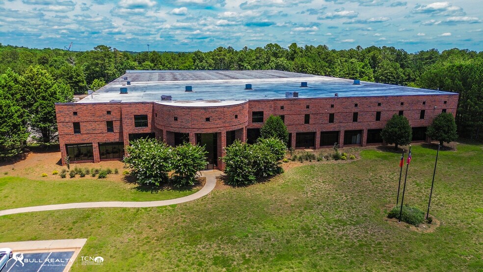 More Photos Of 14290 Lochridge Blvd, Covington Distribution For Lease