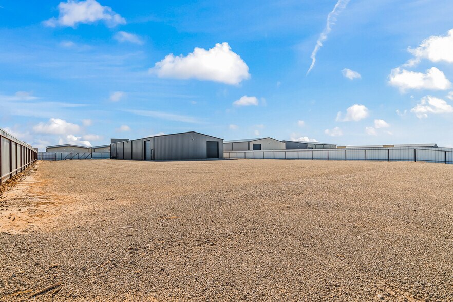 More Photos Of 8922 County Road 6820, Lubbock Warehouse For Lease