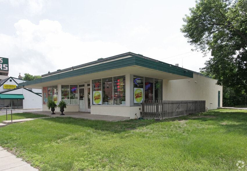 Primary Photo Of 4631 Excelsior Blvd, Saint Louis Park Freestanding For Sale