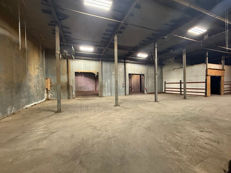 More Photos Of 1395 Suckle Hwy, Pennsauken Manufacturing For Lease