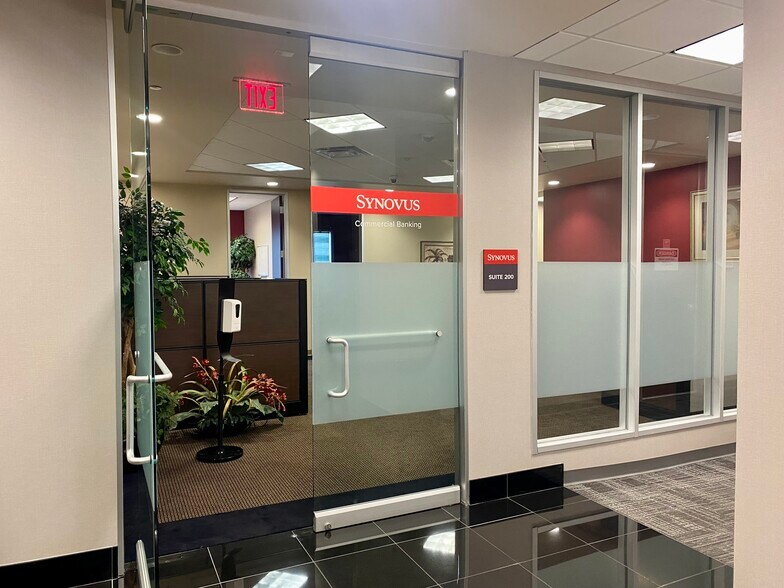More Photos Of 4488 W Boy Scout Blvd, Tampa Office For Lease