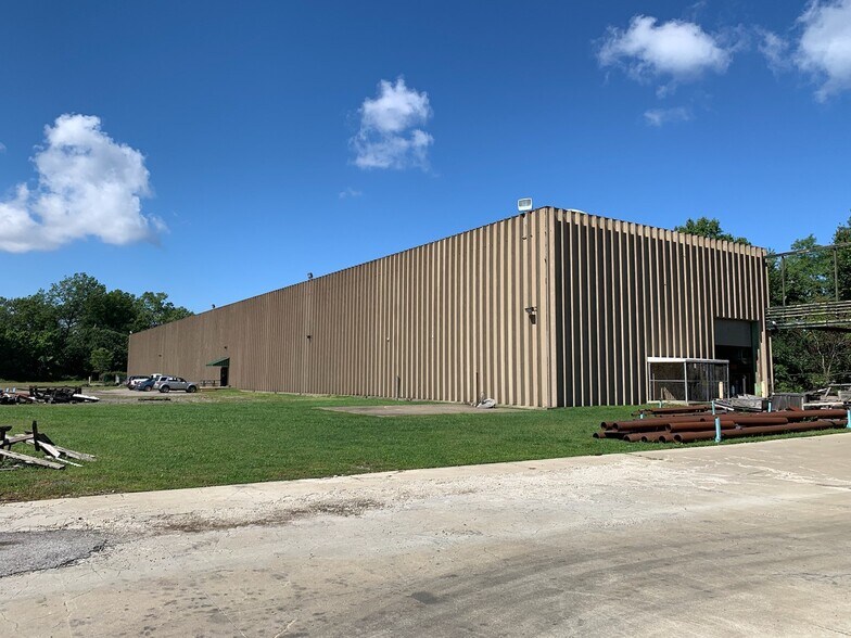 More Photos Of 1500 E 219th St, Euclid Unknown For Lease