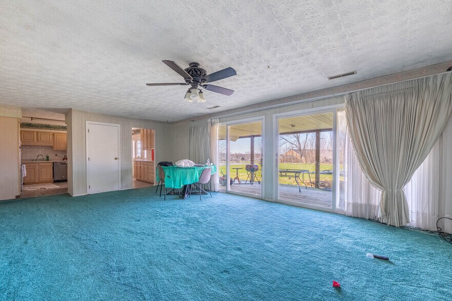 More Photos Of 5174 Hamilton Middletown Rd, Hamilton Light Distribution For Sale