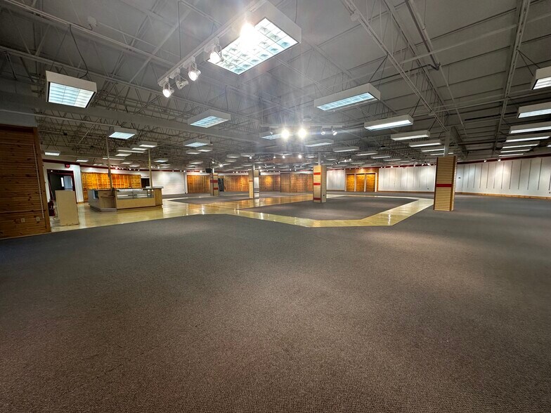 More Photos Of 3602 Grape Rd, Mishawaka Storefront For Lease