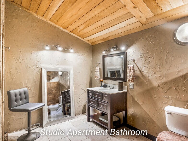 More Photos Of 521 E Front St, Hawkins General Retail For Sale