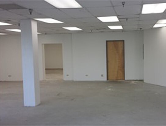More Photos Of 438-444 Hobron Ln, Honolulu Office For Lease