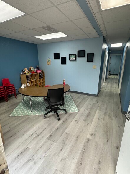 More Photos Of 1401 Applewood Dr, Dalton Medical For Lease