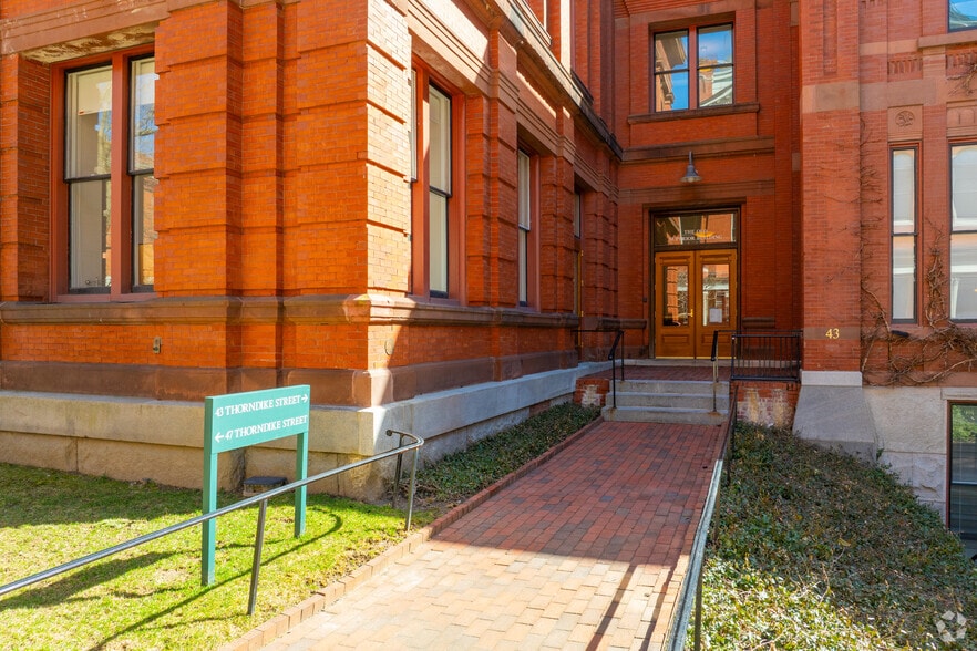 More Photos Of 47 Thorndike St, Cambridge Office For Lease