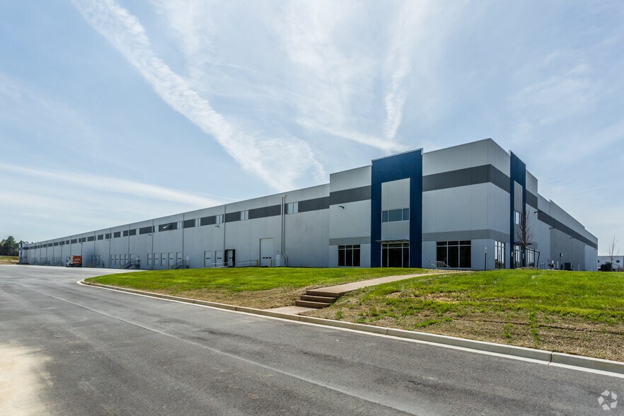 More Photos Of 7437 Polk Ln, Olive Branch Warehouse For Lease