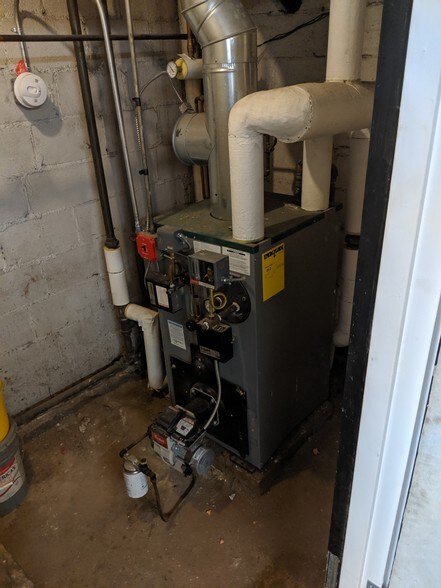 More Photos Of 974-976 E Gun Hill Rd, Bronx Storefront Retail Residential For Sale