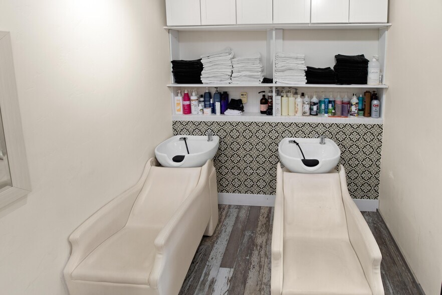 More Photos Of 2550 Highway 82, Glenwood Springs Showroom For Sale