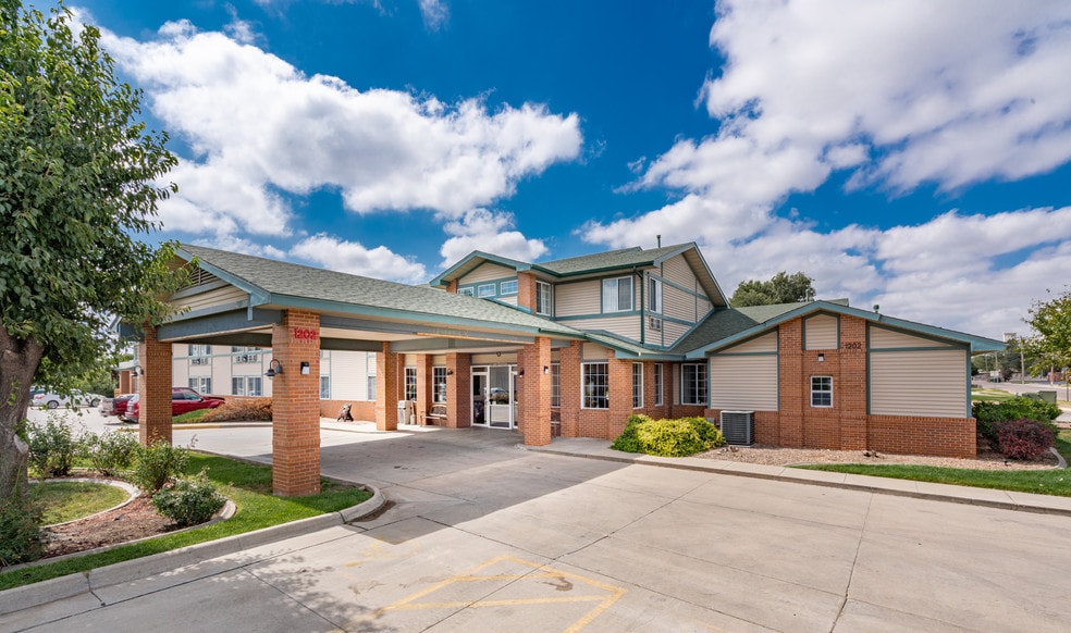 Primary Photo Of 1202 W Kansas Ave, Garden City Hotel For Sale