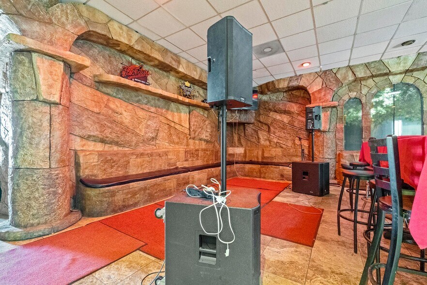 More Photos Of 200 N J St, Tulare Restaurant For Lease