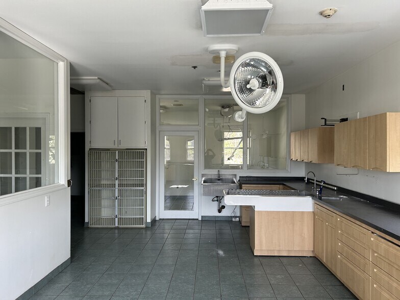 More Photos Of 176 N Highland Ave, Ossining Medical For Lease