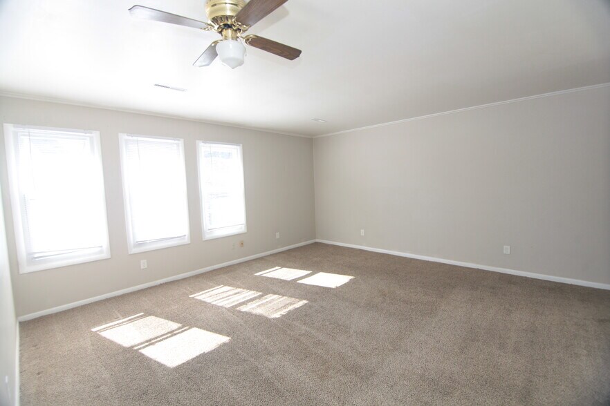 More Photos Of 1524 38th St, Rock Island Office Residential For Sale
