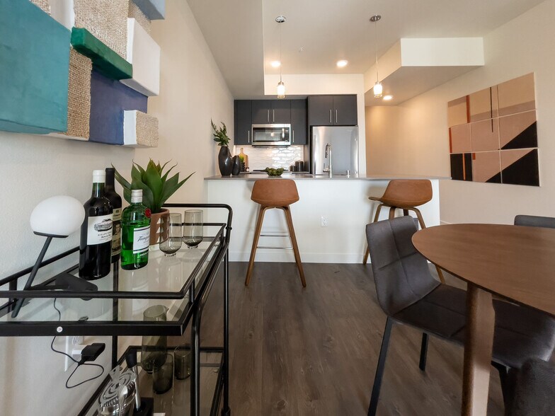 More Photos Of 11811-11821 NE 128th St, Kirkland Multifamily For Sale