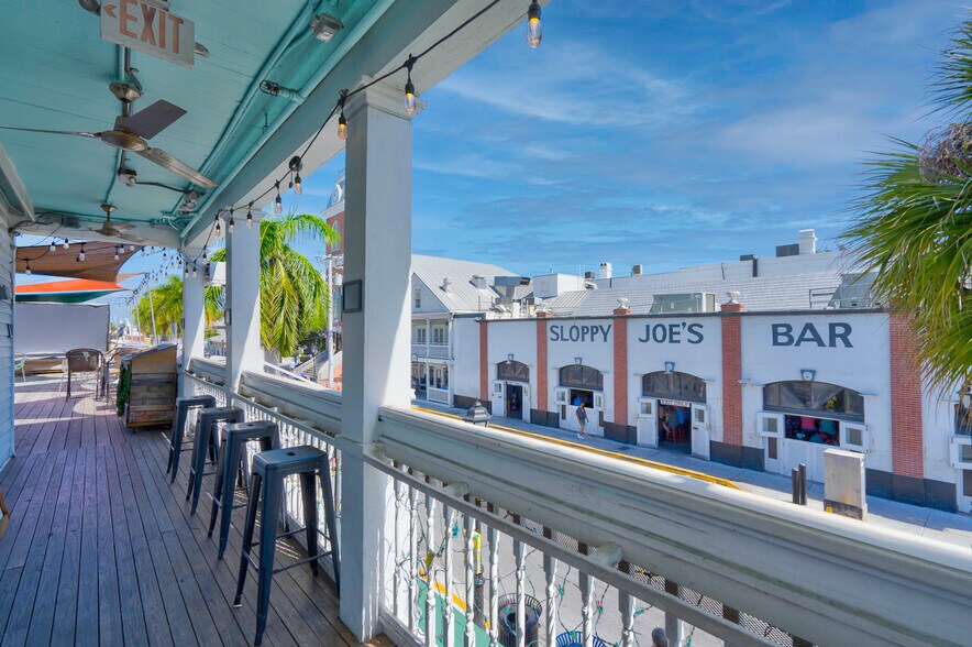 More Photos Of 135 Duval St, Key West Bar For Lease