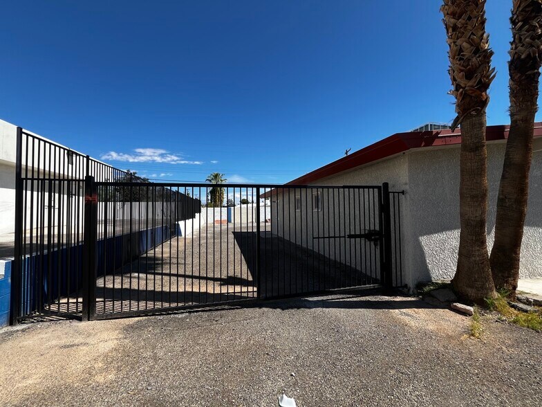 More Photos Of 1610 E Sahara Ave, Las Vegas Storefront Retail Office For Lease