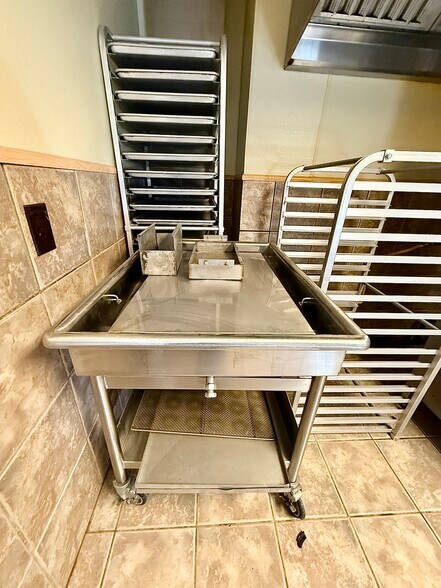 More Photos Of 903 15th St, Ozona General Retail For Sale