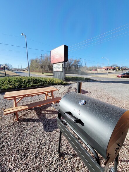 More Photos Of 420 E Oklahoma Blvd, Alva Hotel For Sale