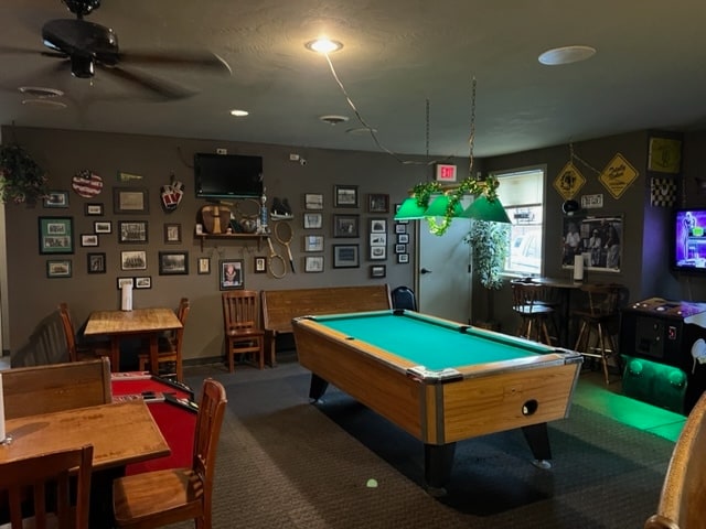 More Photos Of 303 Reid St, De Pere Restaurant For Sale