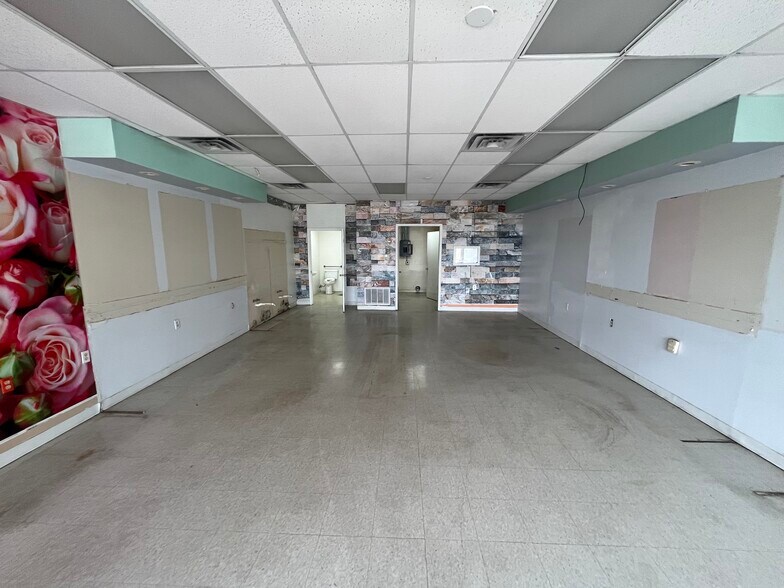 More Photos Of 600 N Austin Ave, Georgetown Unknown For Lease