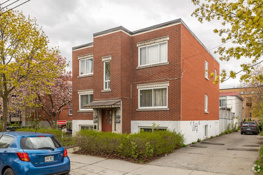 Primary Photo Of 4700 Rue De Cadillac, Montréal Apartments For Sale