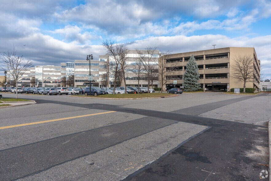 More Photos Of 1225 Franklin Ave, Garden City Office For Lease