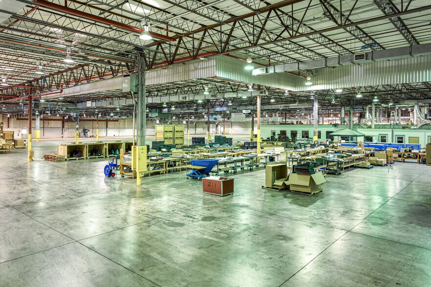 More Photos Of 2375 Murphy Blvd, Gainesville Distribution For Lease