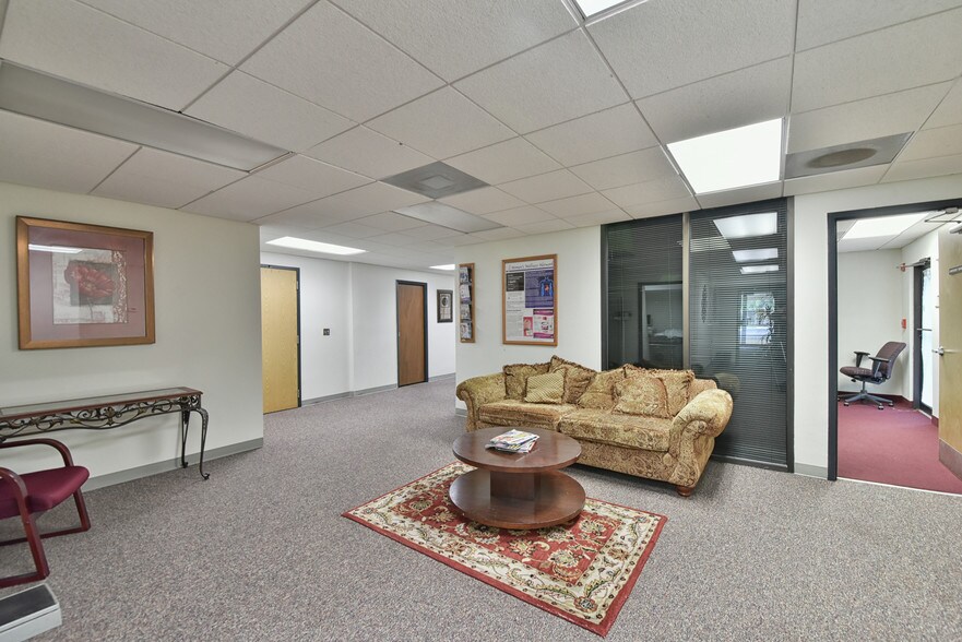 More Photos Of 1805 SE Lake Weir Ave, Ocala Medical For Sale