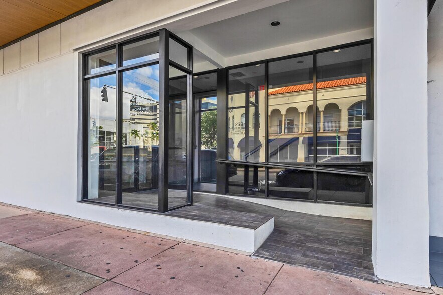 More Photos Of 2334-2346 Ponce De Leon Blvd, Coral Gables Office For Lease