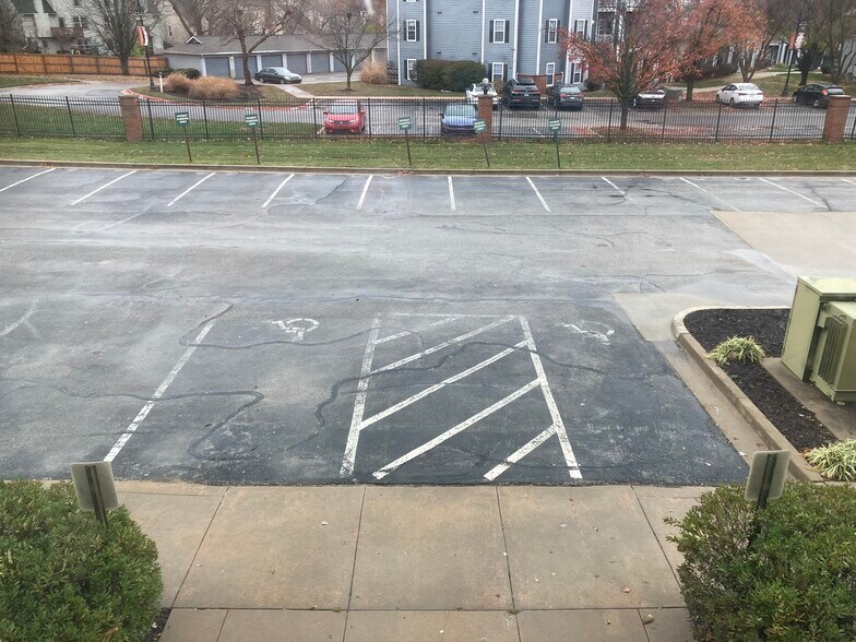 More Photos Of 3510 Clinton Pl, Lawrence Medical For Lease