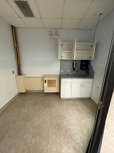 More Photos Of 1308 S 4th St, Hartsville Medical For Sale
