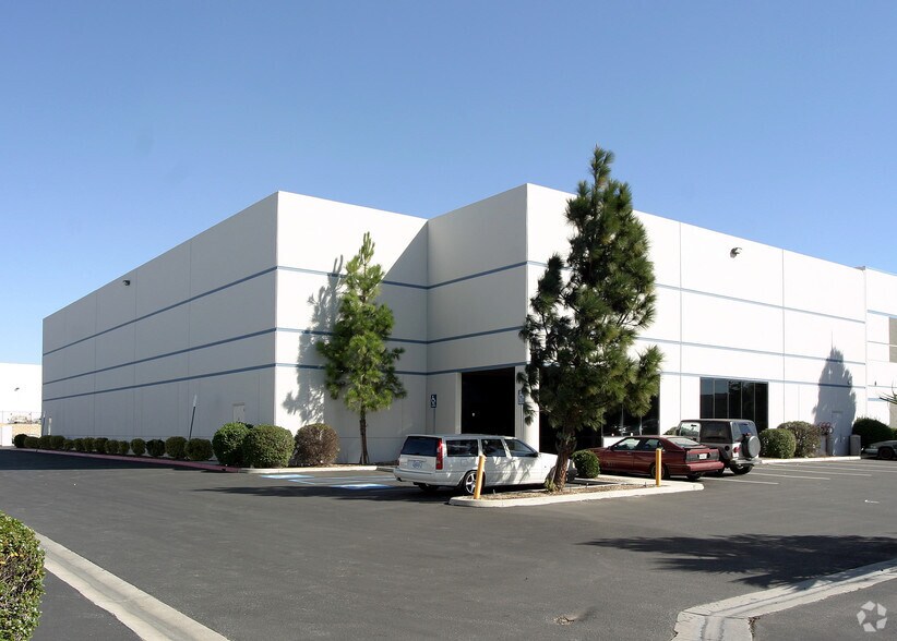 More Photos Of 27520 Avenue Mentry, Valencia Manufacturing For Lease