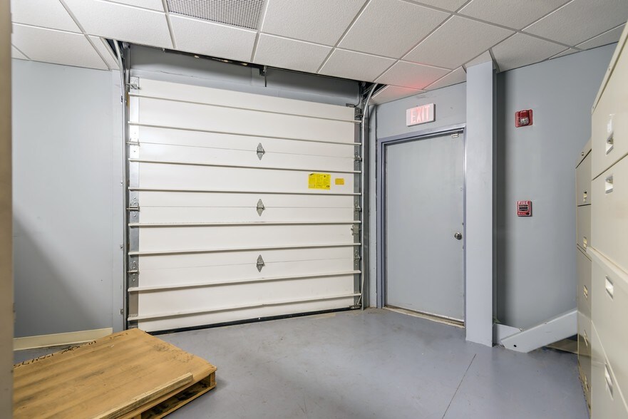 More Photos Of 26 Parkridge Rd, Haverhill Research And Development For Lease