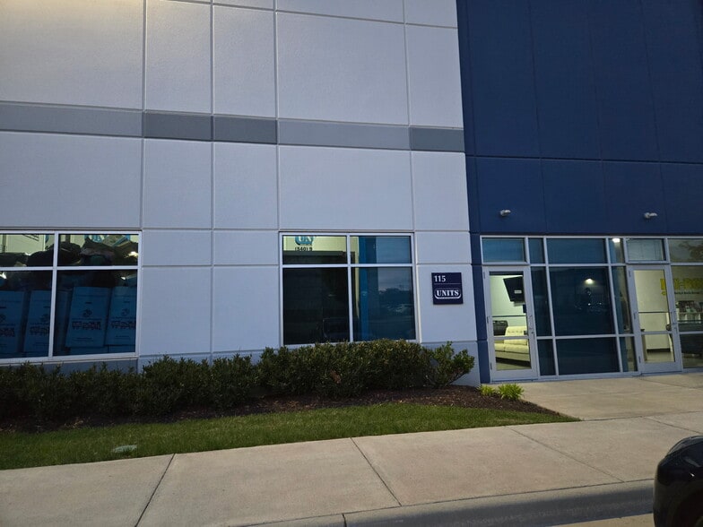 More Photos Of 7425 Merritt Park Dr, Manassas Warehouse For Lease