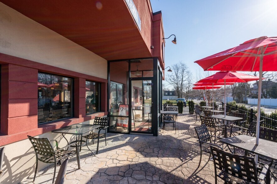 More Photos Of 76 E Pulaski Rd, Huntington Station Fast Food For Sale