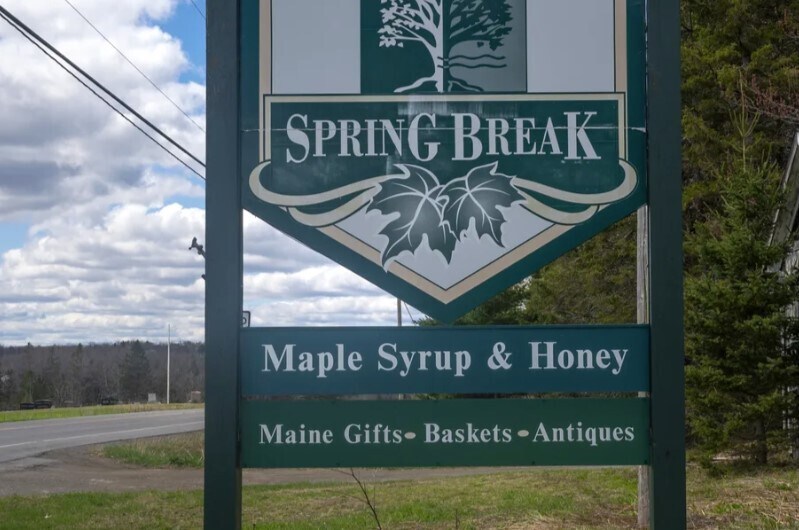 More Photos Of 3315 U.S. Rte 2, Smyrna Mills Storefront For Sale