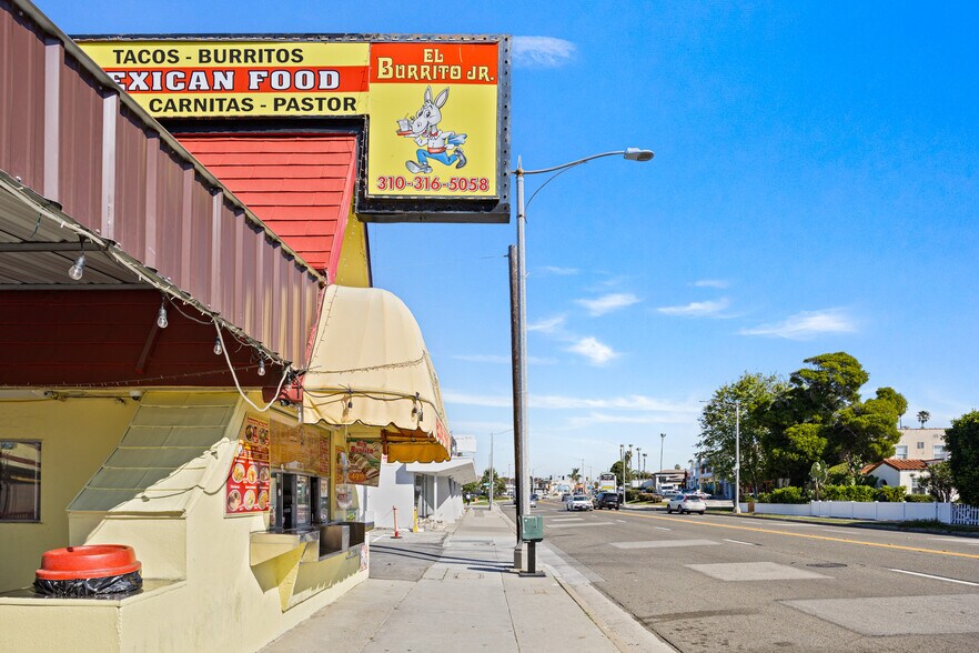More Photos Of 921 Pacific Coast Highway, Redondo Beach General Retail For Sale