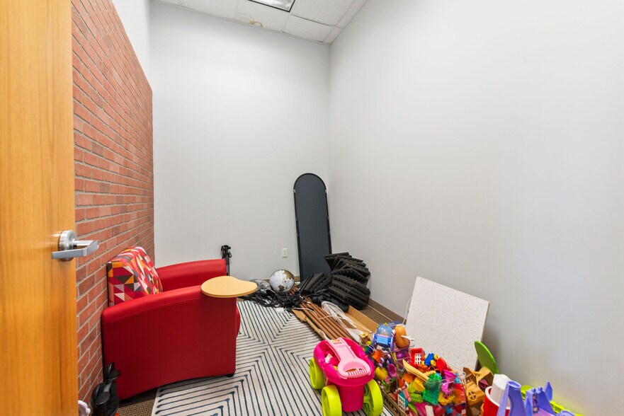 More Photos Of 276 E 12200 S, Draper Office For Sale