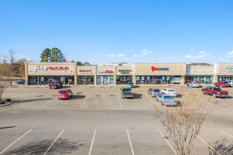 Primary Photo Of 1401-1425 Eagle Dr, Ruston General Retail For Lease