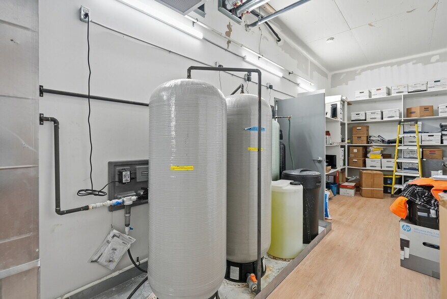 More Photos Of 224 Robot St, Vars Warehouse For Sale