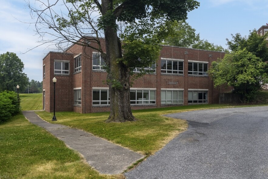 More Photos Of 3583 Scotland Rd, Scotland Schools For Sale